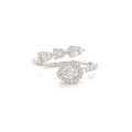 Gold ring with 4 pice of teardrop diamond and diamonds
