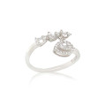 Gold ring with 4 pice of teardrop diamond and diamonds