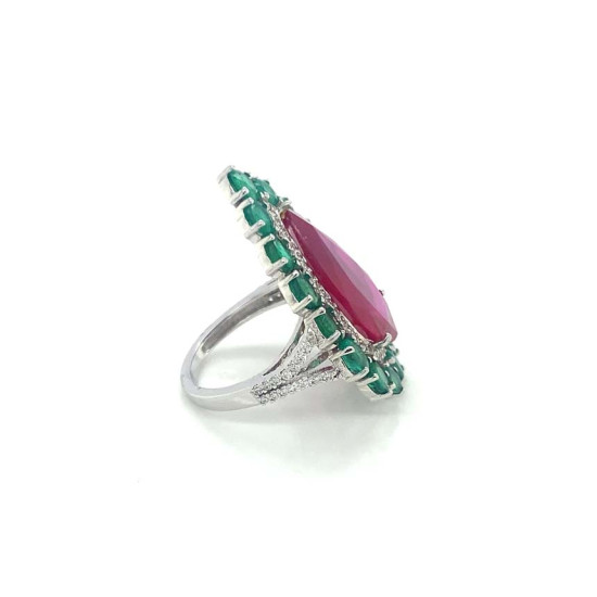 gold ring 18k with Rubi , Emerald inlaid with diamonds