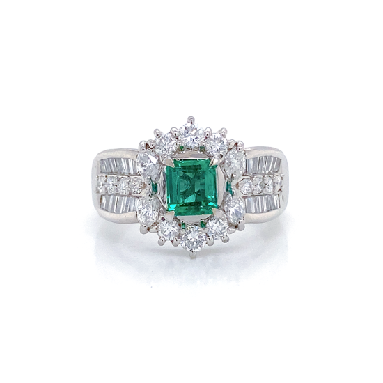 EMERALD GOLD RING 18K STUDDED WITH DIAMONDS . EMERALD GOLD RING 18K STUDDED WITH DIAMONDS .