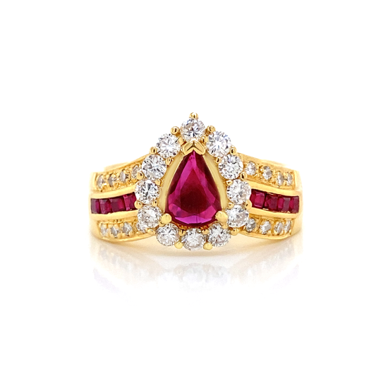 RUBI GOLD RING 18K STUDDED WITH DIAMONDS . RUBI GOLD RING 18K STUDDED WITH DIAMONDS .