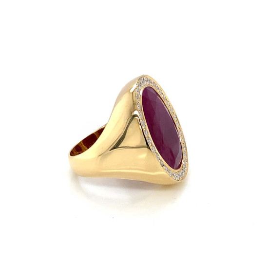 RUBI RING WITH 34 PIECES OF DIAMOND ,18K GOLD RUBI RING WITH 34 PIECES OF DIAMOND ,18K GOLD