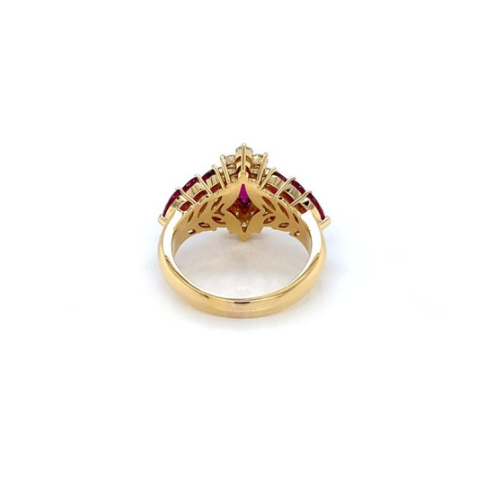 RUBI GOLD RING 18K STUDDED WITH DIAMONDS .