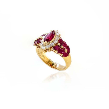 RUBI GOLD RING 18K STUDDED WITH DIAMONDS .