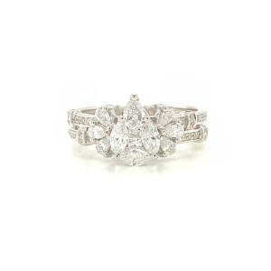 18k gold ring inlaid with diamonds