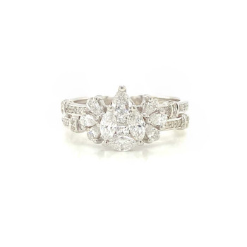 18k gold ring inlaid with diamonds