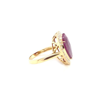 RUBI GOLD RING 18K STUDDED WITH DIAMONDS .