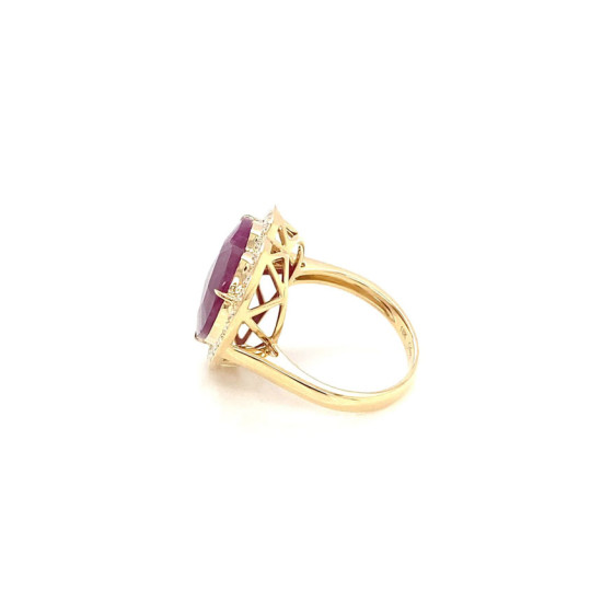 RUBI GOLD RING 18K STUDDED WITH DIAMONDS . RUBI GOLD RING 18K STUDDED WITH DIAMONDS .