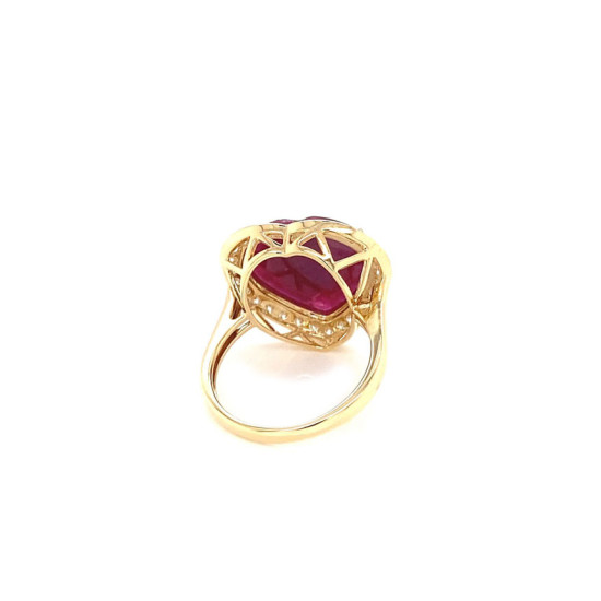 RUBI GOLD RING 18K STUDDED WITH DIAMONDS . RUBI GOLD RING 18K STUDDED WITH DIAMONDS .
