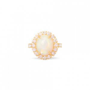 GOLD RING 18K WITH WHITE OPAL STUDDED WITH DIAMONDS .