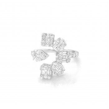 gold ring 18k studded with diamonds .