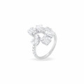 gold ring 18k studded with diamonds .