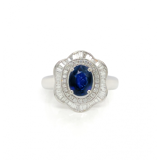 SAPPHIRE GOLD RING 18K STUDDED WITH DIAMONDS .