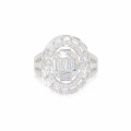 GOLD RING 18K STUDDED WITH DIAMONDS .
