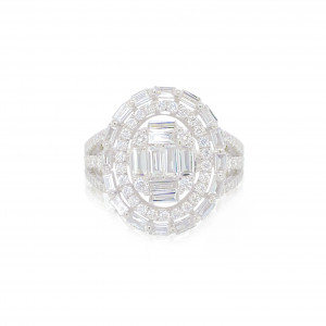 GOLD RING 18K STUDDED WITH DIAMONDS .