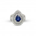 SAPPHIRE GOLD RING 18K STUDDED WITH DIAMONDS . SAPPHIRE GOLD RING 18K STUDDED WITH DIAMONDS .