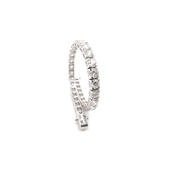 DIAMOND TENNIS BRACELET ( each piece of diamonds has certificate ) DIAMOND TENNIS BRACELET ( each piece of diamonds has certificate )