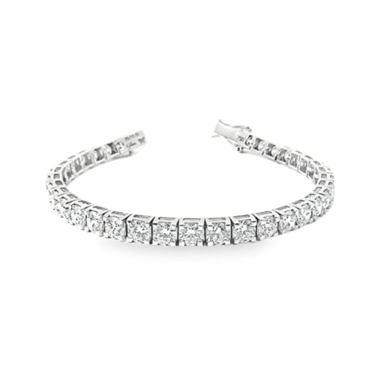 DIAMOND TENNIS BRACELET ( each piece of diamonds has certificate ) DIAMOND TENNIS BRACELET ( each piece of diamonds has certificate )