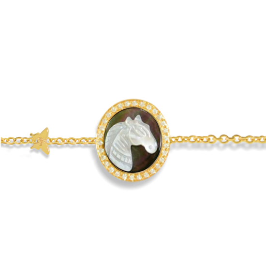 18K Gold bracelet with , prominent  horse seashell on seashell with 31 pieces of diamond 