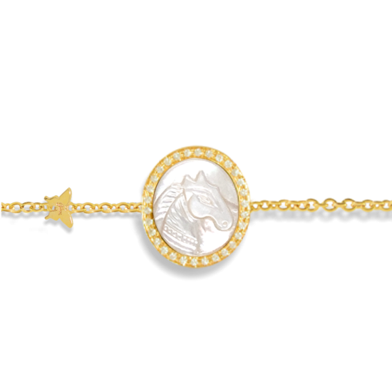 18K Gold bracelet with , prominent  horse seashell on seashell with 31 pieces of diamond 
