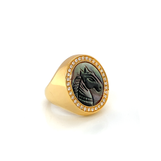 Gold with 34 pice of diamond ring with gray horse (chance)