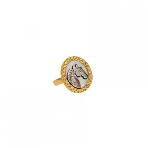 Gold ring with 28 pice of yellow sapphire stone and horse seashell