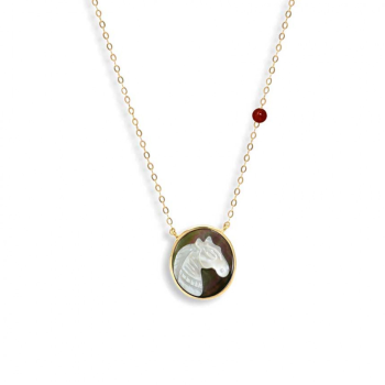 Silver chain with horse shell with red agate