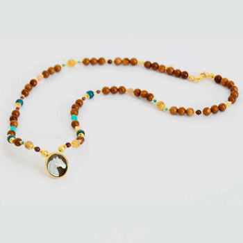 Horse seashell necklace with gold thread stone, garnet stone, apatite and brown coke stone