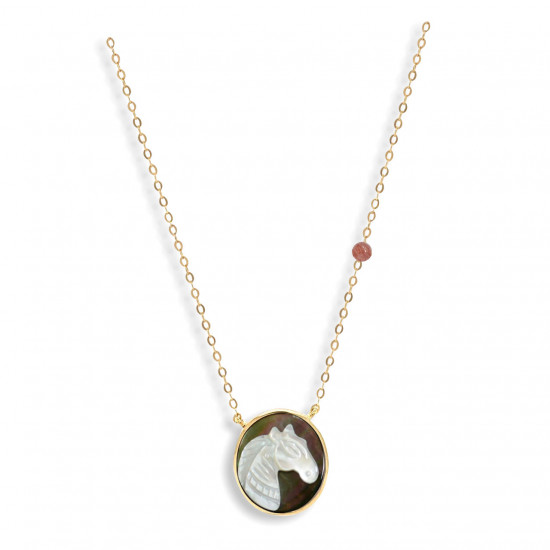  Shell horse with silver chain, and sherry quartz stone