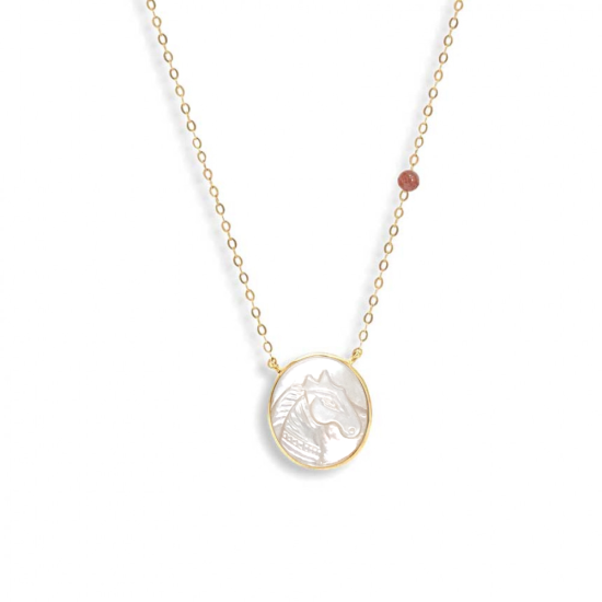  Shell horse with silver chain, and sherry quartz stone