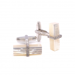 Seashell with zircon cufflink