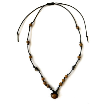 GOLDEN YUSR STRING NECKLACE AND OUD WOOD