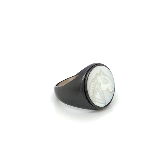 white sea-shell silver horse ring crated in deferent colors white sea-shell silver horse ring crated in deferent colors