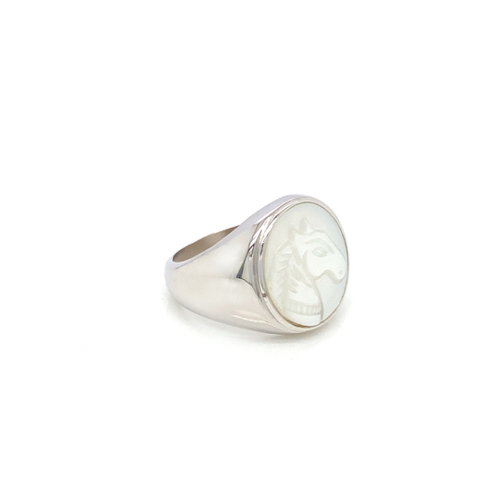white sea-shell silver horse ring crated in deferent colors white sea-shell silver horse ring crated in deferent colors