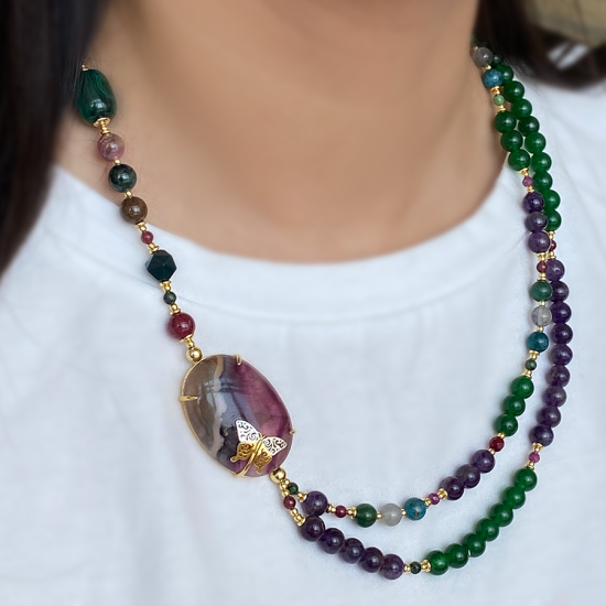 A SPECIAL GOLD PLATED NECKLACE WITH FABULOUS STONES, FLUORITE, TORMALINE AND blood STOON , AMETHYST AND GREEN JADE A SPECIAL GOLD PLATED NECKLACE WITH FABULOUS STONES, FLUORITE, TORMALINE AND blood STOON , AMETHYST AND GREEN JADE
