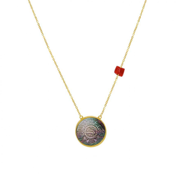 A chain made by a coin of the Saudi pound with Red coral