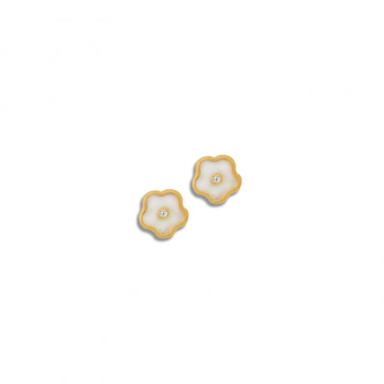 gold Earring made by seashell with diamond