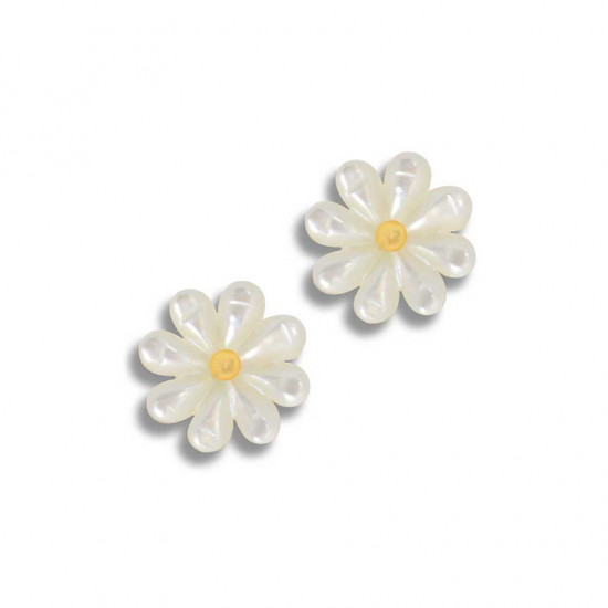 gold Earring made by seashell with flower shape