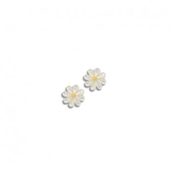 gold Earring made by seashell with flower shape