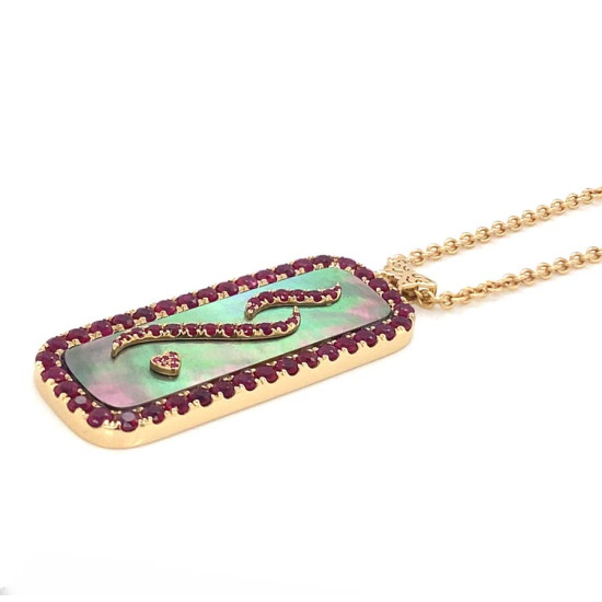 RUBI GOLD 18K CHAIN ( LOVE ) CRAFTED ON GRAY SEASHILL