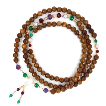 GREEN AGATE BEARISH WITH PEARL, AMETHYST, RUBY AGATE AND COKE WOOD