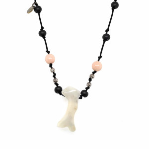 THREAD NECKLACE WITH PINK CORAL AND COCO