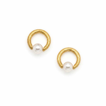 MATTE GOLD CIRCLE EARRINGS WITH PEARLS