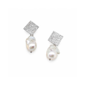 SQUARE EARRINGS WITH RANDOM PEARLS