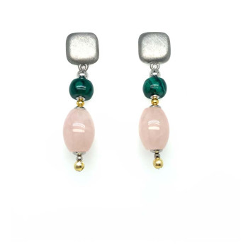 SILVER SQUARE EARRING WITH A NEAR-SQUARE MALACHITE STONE AND AN OVAL PINK QUARTZ STONE SILVER SQUARE EARRING WITH A NEAR-SQUARE MALACHITE STONE AND AN OVAL PINK QUARTZ STONE