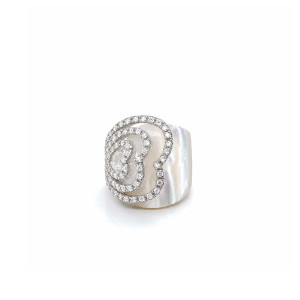 LARGE MOTHER OF PEARL RING WITH HEART-SHAPED SIDE ZIRCON