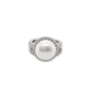 TWIN SILVER RING WITH A LARGE PEARL AND ZIRCON