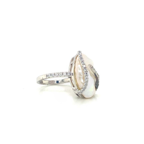 SILVER RING WITH RANDOM PEARL AND ZIRCON